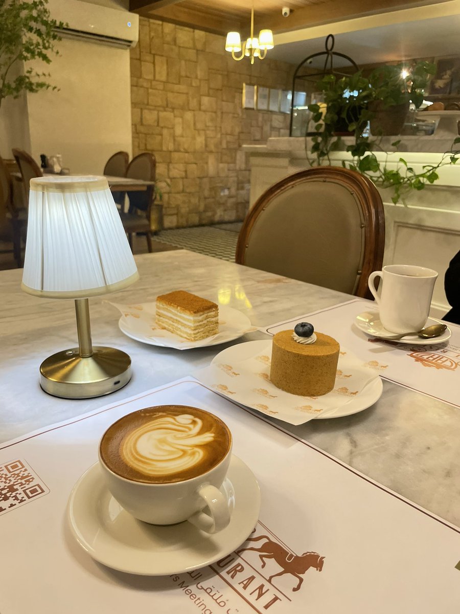 K__od20's tweet photo. ☕️🍰 https://t.co/OzaqccIeXd