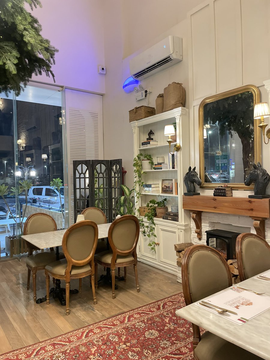 K__od20's tweet photo. ☕️🍰 https://t.co/OzaqccIeXd