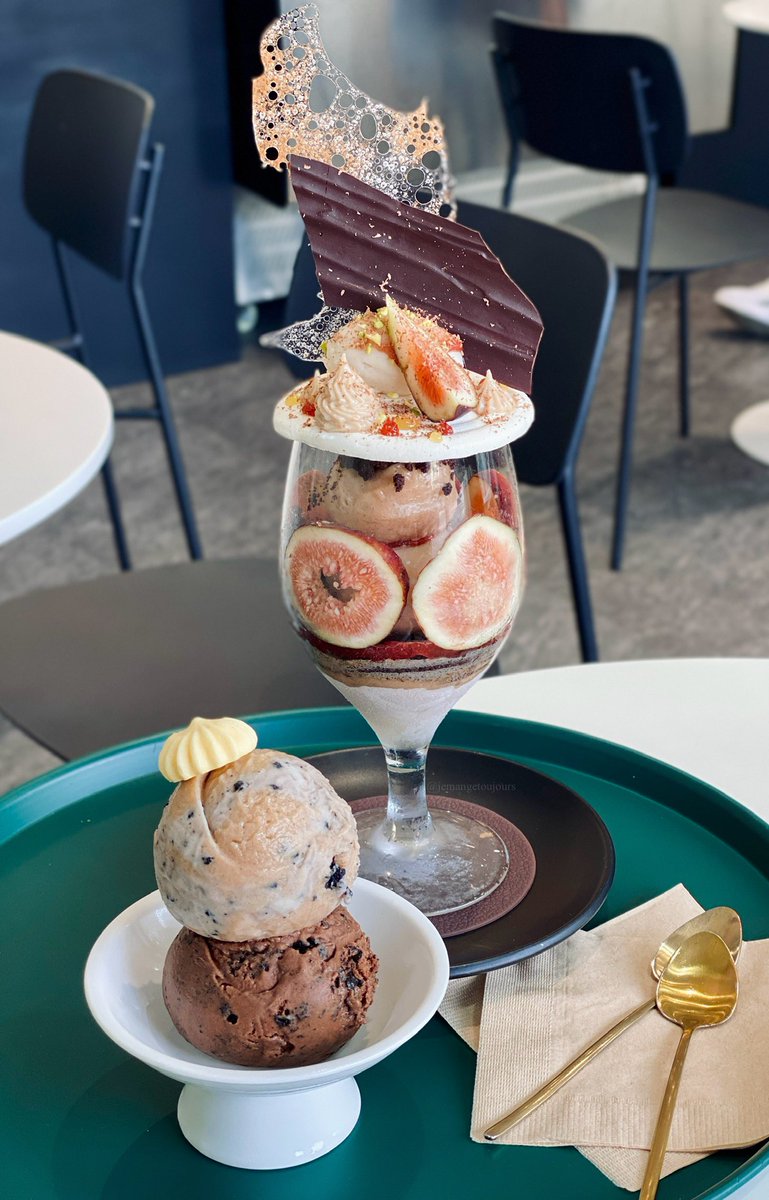 jemangetoujours's tweet image. 한성대입구 아케미
무화과의 밤 - 가을밤의 왈츠 파르페
혜화 로터리~한성대입구역 사이에 있는 비건 아이스크림 가게🍦 무화과 콩포트, 밤 아이스크림, 바닐라 아이스크림, 초코 쿠키 크럼블 등이 들어간, 찐하게 달달한 파르페✨