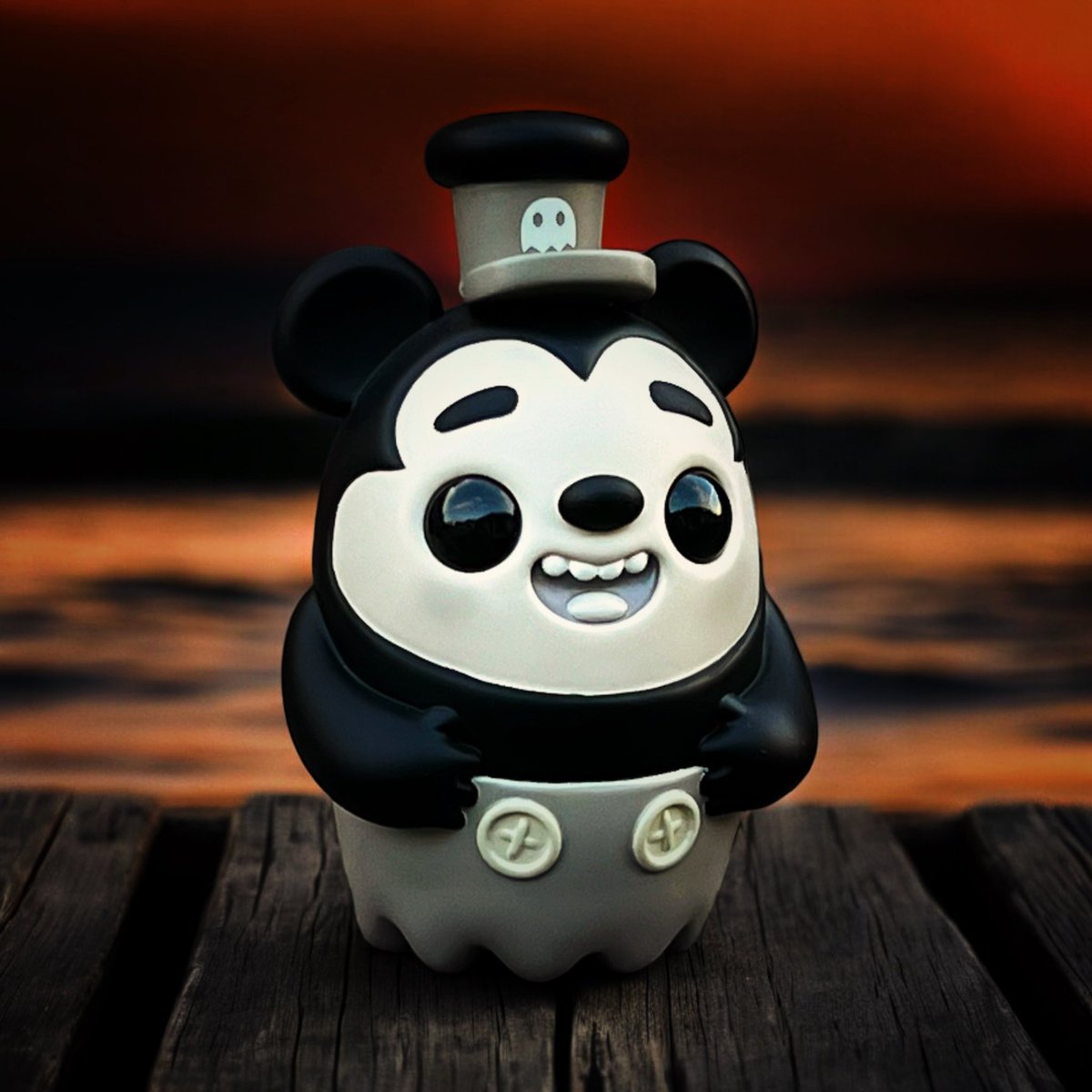RobbyRed5130sox's tweet photo. Water Vessel William has made landfall at sunset and his first order of business was visiting his best friend, and that would be me! He is an absolute beauty of a ghosty!
#TinyGhostTuesday #WaterVesselWilliam #OriginalTinyGhost #SteamboatWillie https://t.co/5gHXoQvoj8
