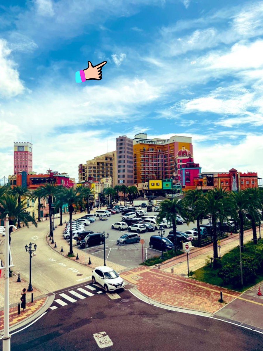 そういえば、沖縄行った時の写真ですが、
これって𝐕？    𝐕ストックって事？
 #空にある何かを見つめてたら  #それは𝐕だって君がおしえてくれた