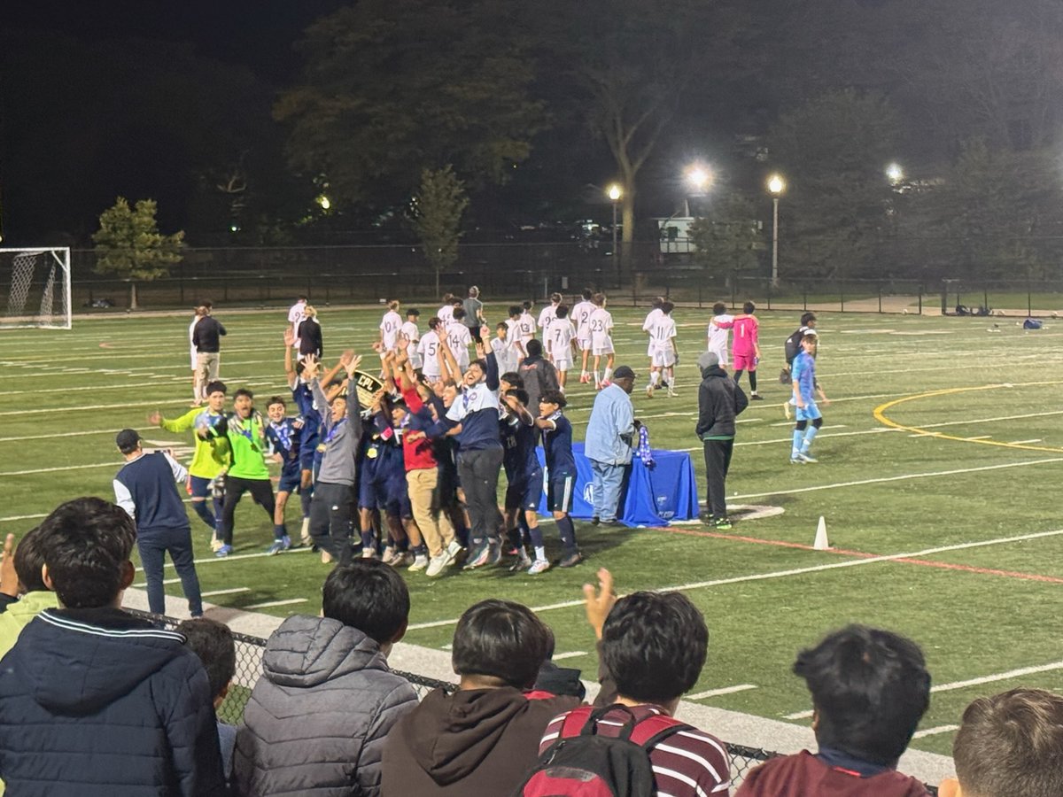 ddteachpaz's tweet photo. Congrats @GWHS_BoysSoccer Freshman team for winning the City Championship! 👏🏻⚽️🏆⚽️🏆
@ChiPubSchools @ChicagosMayor @IHSA_IL @CTULocal1 
#Turf4GW
#NewGreenSchools4GW 
Imagine how far we'd go with our own soccer field!! 😳
https://t.co/6Oev7hMcn7 
@WBEZeducation @GWHS_Patriots https://t.co/gybOoJHaMq