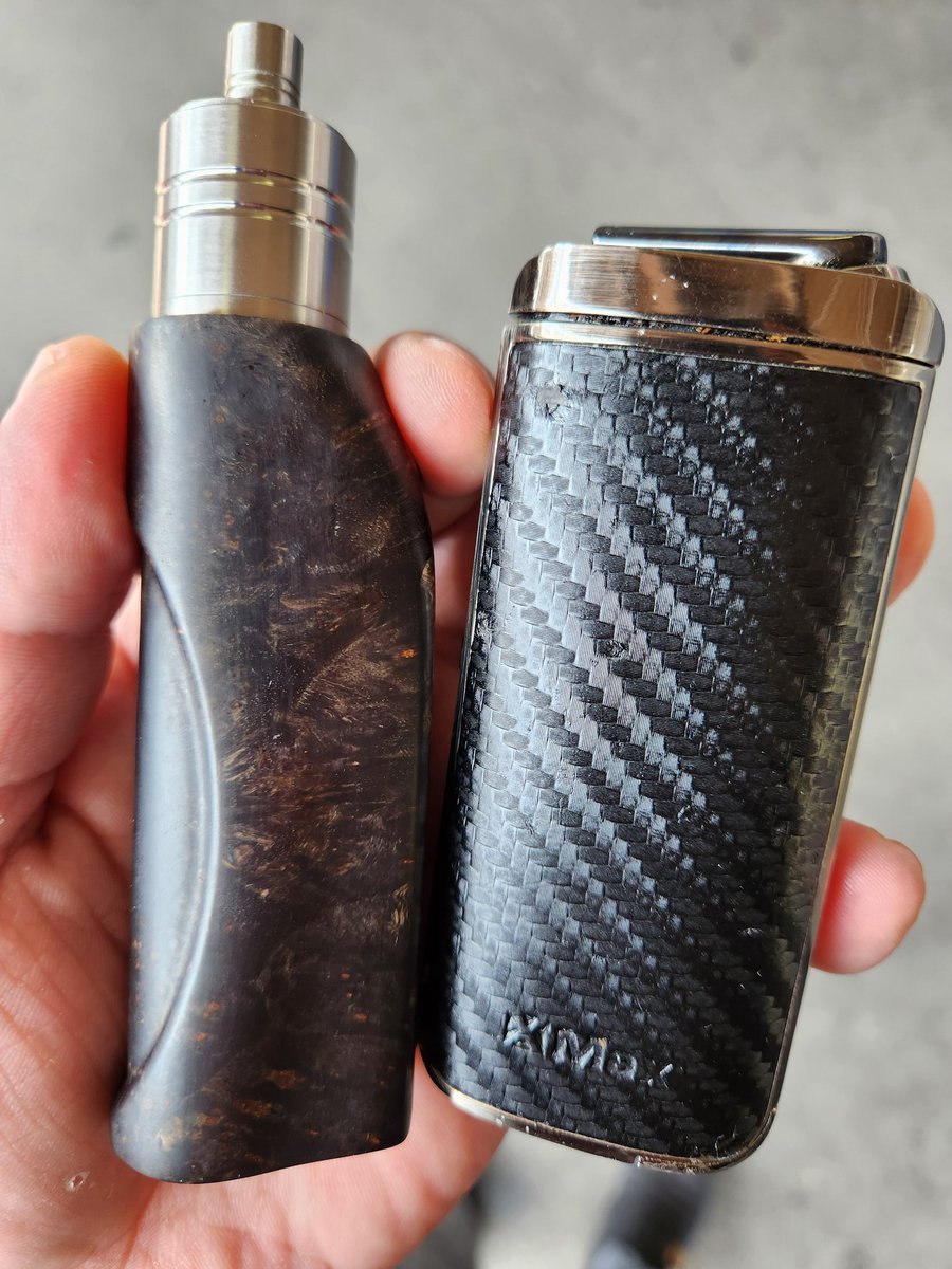 arai3539's tweet photo. 今日は何時にも増して気が重い出勤
#vape #vaporizer #akcedmod #xmax https://t.co/EyYf0xKOuu