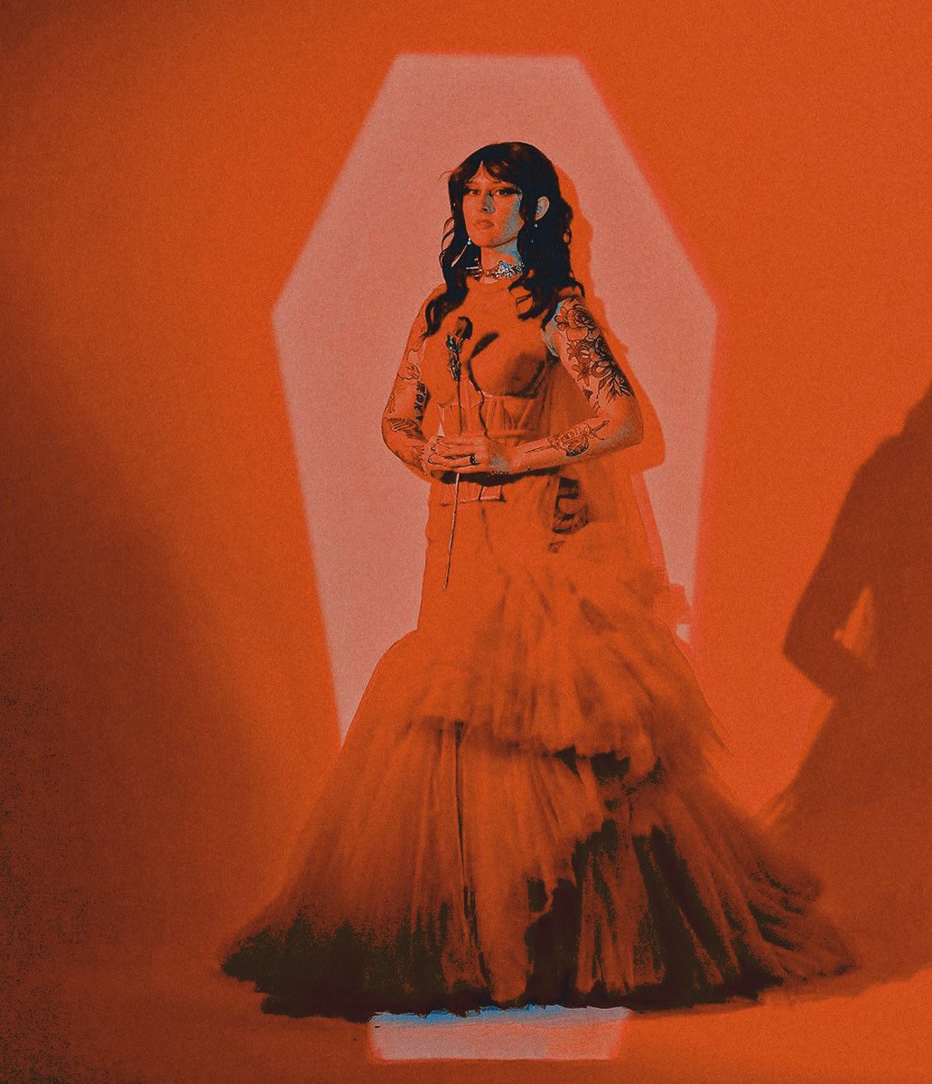 𝔐𝔬𝔫𝔯𝔬𝔢 tweet media