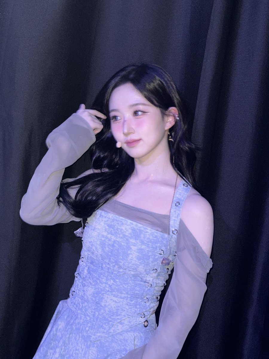 WE_NMIXX's tweet photo. 나 아직 장충이야 얘들아. 다들 어디 있어?

#NMIXX #엔믹스 
#해원 #HAEWON https://t.co/EJCoj8Zo4I
