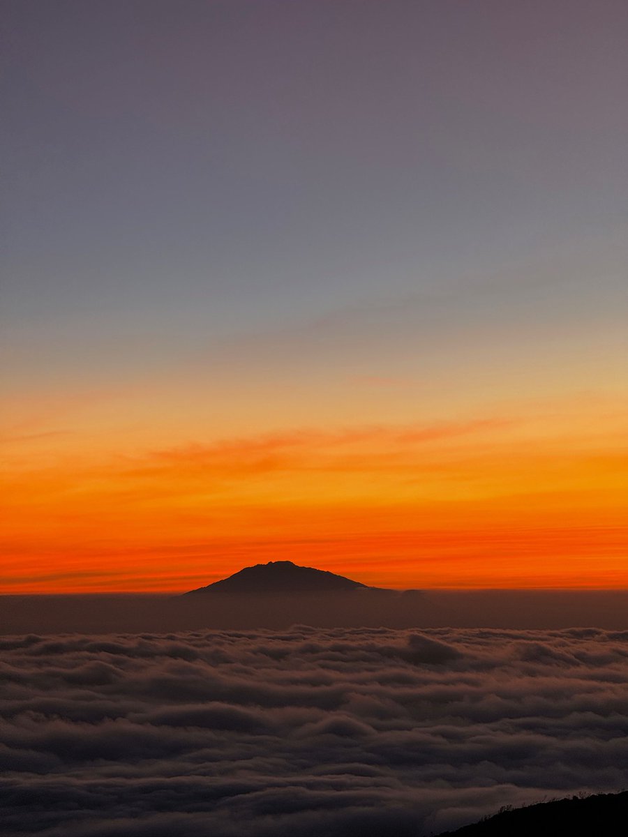 colbysprinkle's tweet image. Mt. Kilimanjaro, Tanzania 🇹🇿