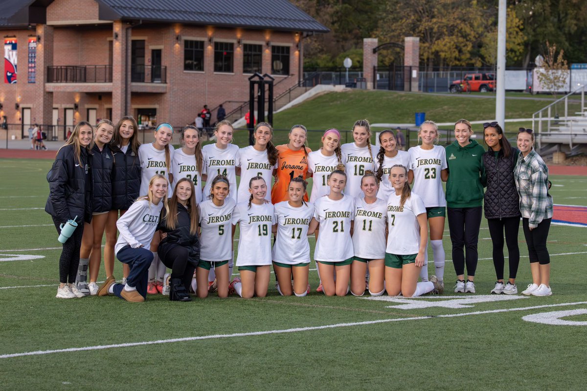 DJGirlsSoccer's tweet image. Shoutout to the JVA Lady Celts for their amazing 5-0 win tonight! Stellar performance all around! 💪⚽ #GoCelts #Teamwork #VictoryTuesday