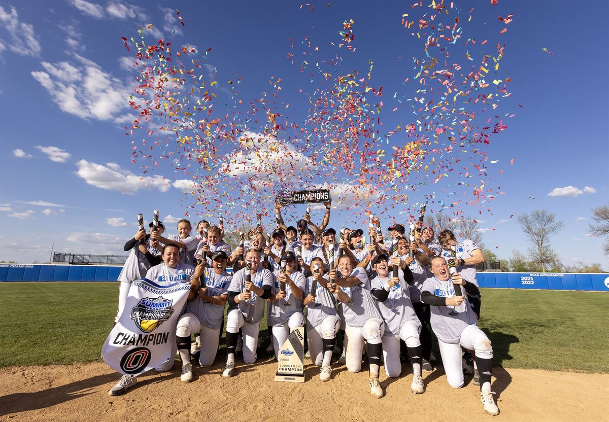 We miss this post-season feeling, and I bet you do to too! Your donations can help us make another historic run this spring!! Contribute to Omaha Softball before noon tomorrow at this link: 

givingday.unomaha.edu/campaigns/uno-…

We appreciate your support of more than you know!