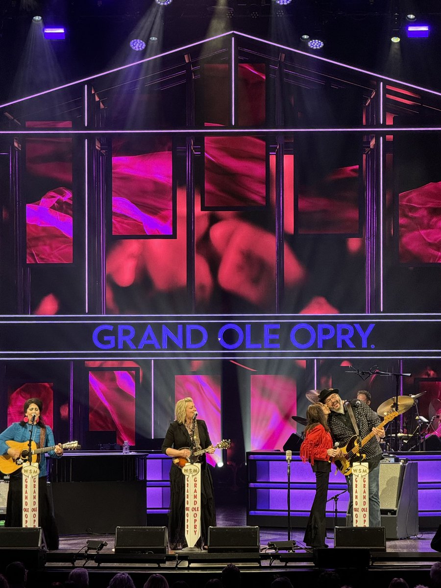 Grand Ole Opry tweet media