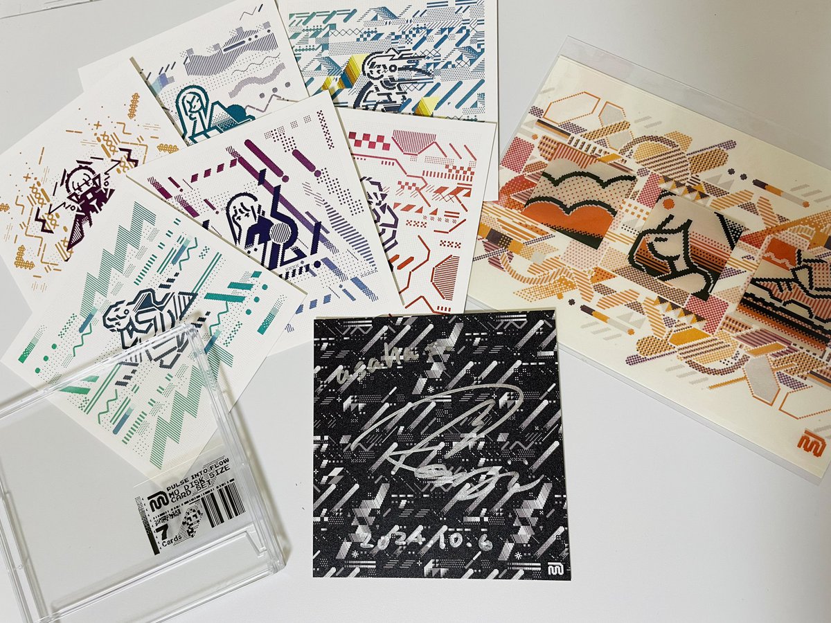 m7kenjiさんの個展行ってきました! 複製画にピクセルアートでエンボスのサイン入ってたり、作品の木製部分のアートはご自身で掘られてたり、ポストカードがMDケースに入ってたり、いつもながらセンス良すぎて語彙を失います。展示物もゲームも全部良かった…! 西荻窪で開催中、週末の連休中にぜひ!
