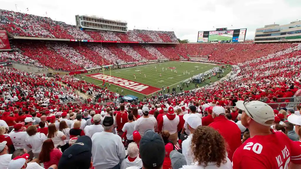 23ohioVworld23's tweet image. “Ohio State has no idea what they’re walking into on Saturday” 

Yeah yeah blah blah blah  bucks by 50