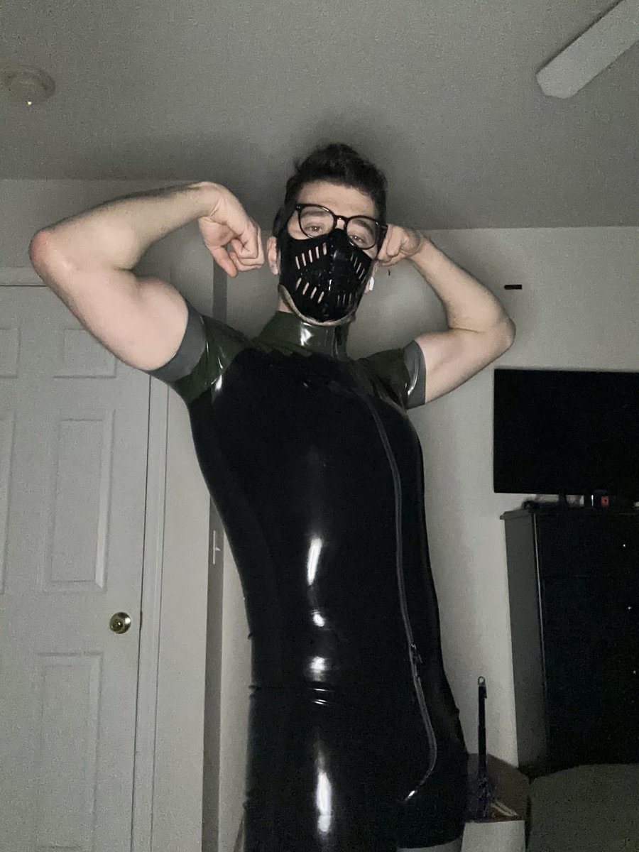 I don’t work out, but I thought I looked pretty decent in my new surf suit