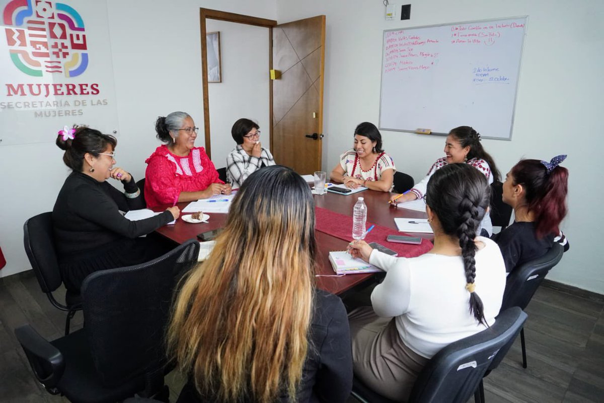 Para dar seguimiento a las acciones implementadas en materia de prevención y atención de la violencia, la titular <a href="/anahisarmientop/">Anahí Sarmiento Pérez</a>, se reunió con el equipo de la Subsecretaría de Prevención de la Violencia de Género que dirige la Mtra. Rogelia González Luis.