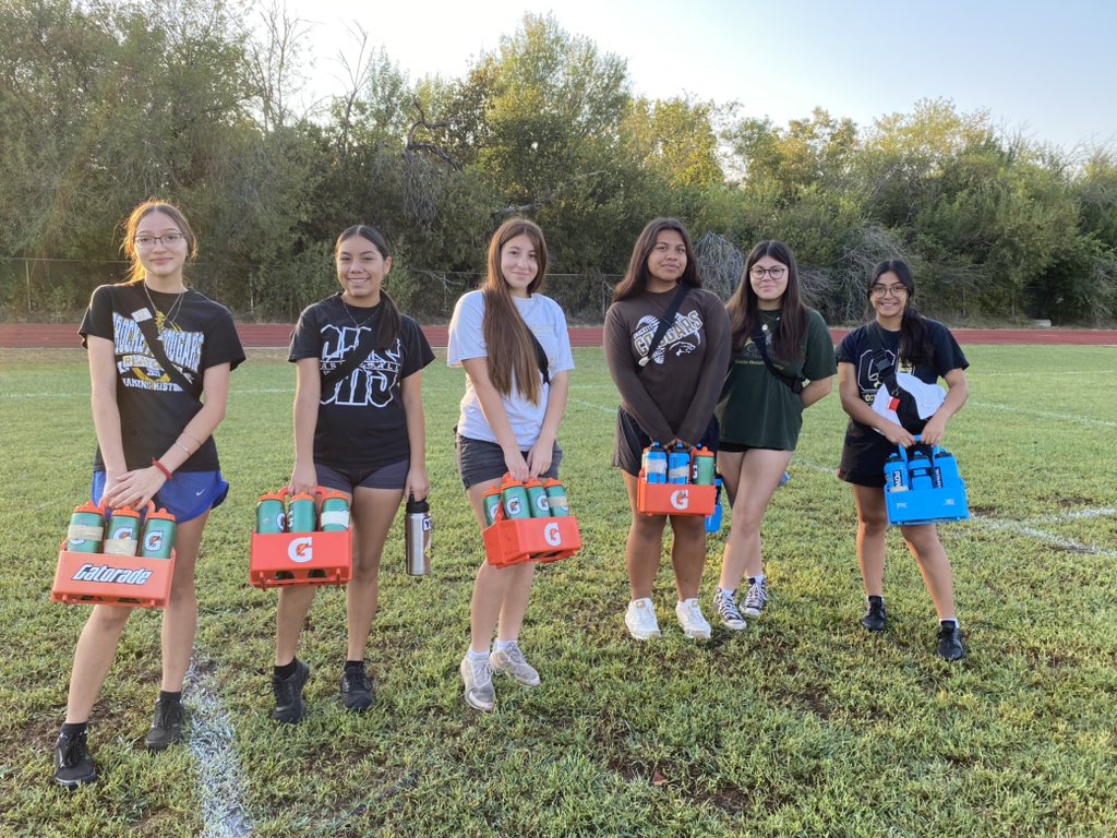 WeareCrockettAT's tweet photo. 📣 Shoutout to our incredible Crockett student athletic trainers! 🙌 You showed up early for morning FB practice after the last-minute change &amp; still made it to the after-school session. Your dedication &amp; hard work don’t go unnoticed—thank you for your commitment! #TheRealMVPs https://t.co/rB4DNHR4yD