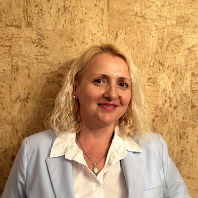 ADINA_CHIRITA's tweet photo. #NewProfilePic https://t.co/HmcLowLRsg