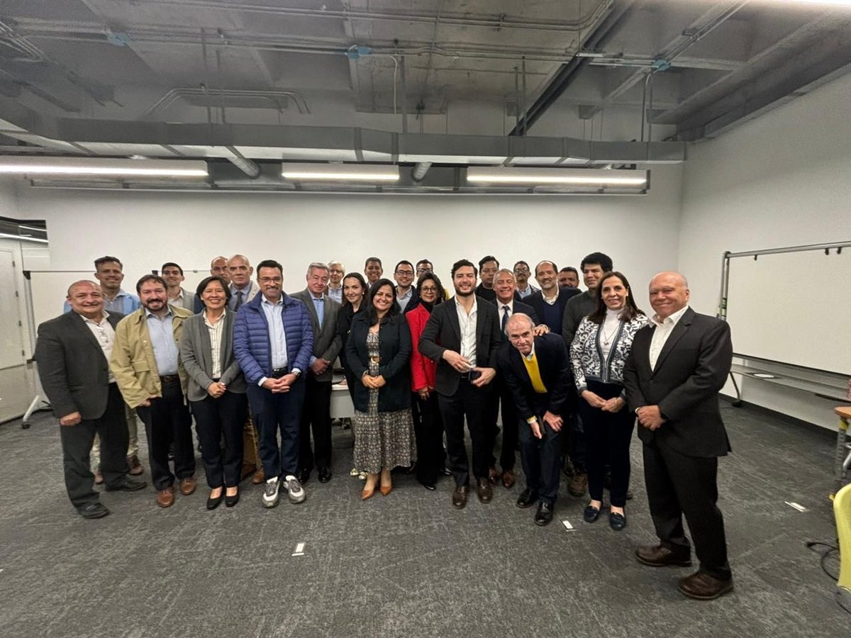 Nanghelly's tweet photo. Desde el proyecto #FuturoMX, impulsado por la Comisión de Innovación del CCE, hemos celebrado con éxito la “Mesa de Diálogo del Ecosistema Health Tech” y definido líneas de acción clave.

¡Gracias a Patrick Devlyn Jr., Guillermo Funes y el @TecdeMonterrey por su apoyo! https://t.co/IUIWcVFZAx