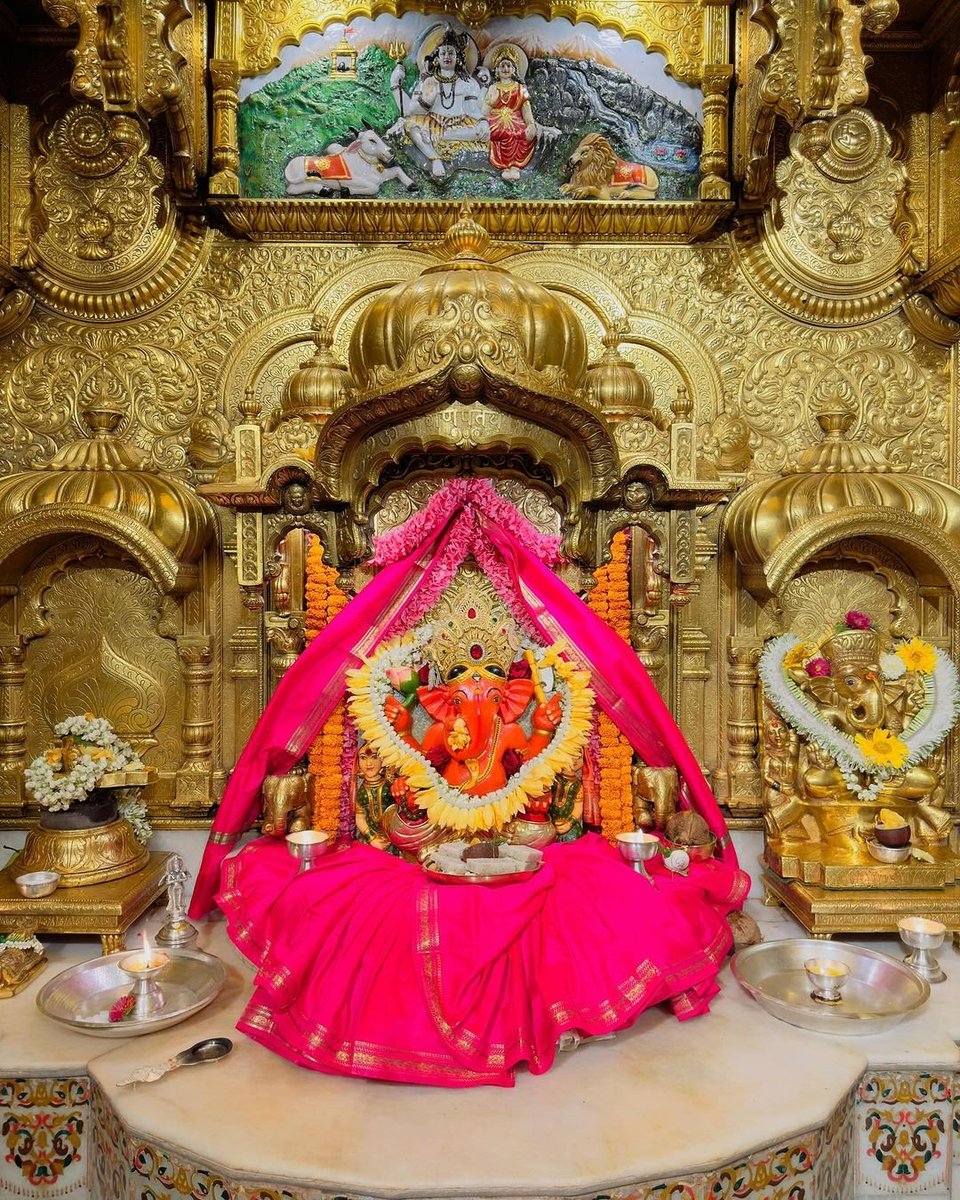 Alok14009593's tweet photo. No Fan #Sanatani will pass without liking this post ❤️
#जयहनुमान 
#जयमाँदुर्गा 🚩

#ThalapathyVijay #TheGreatestOfAllTime #Yrkkh #GranhermanoCHV #Bbnaija                  #MertRamazan #Navratri  #Bbnaija      #DurgaPuja2024   #Garime 
#HindiDivas #HindiDiwas https://t.co/K30WhLvcCX