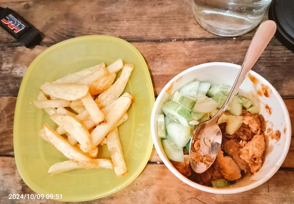 Karna menahan rinduku padamu biar awet  itu butuhkan nutrisi jadi aku makan sajalah wew😍😍🤪