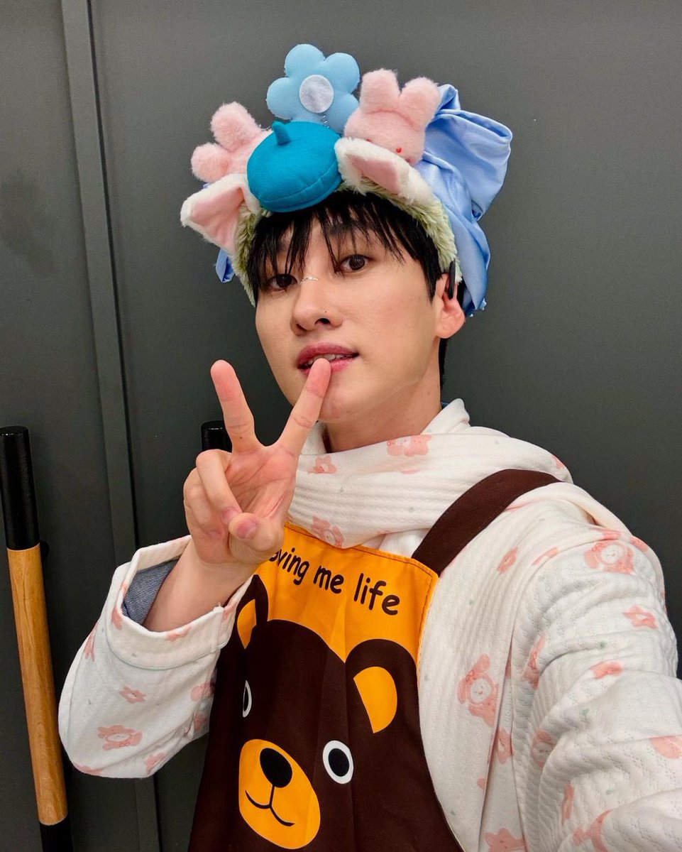 elf_hasu's tweet photo. 팬싸 이거 맞아? #은혁 #Eunhyuk IG 241009 https://t.co/gNQmaq7dex