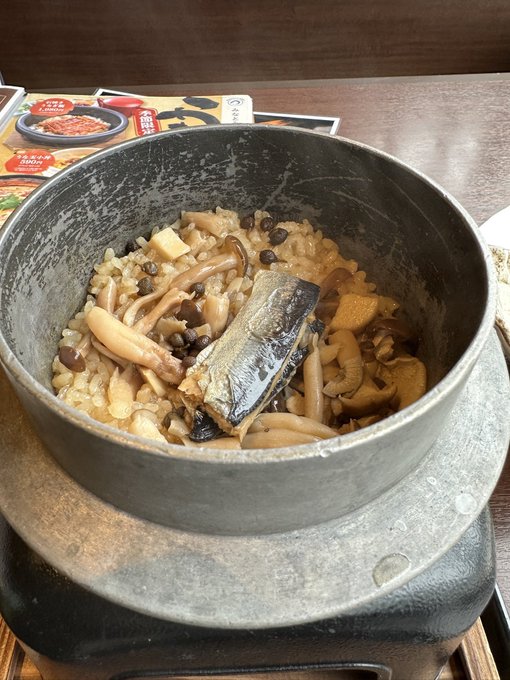 ぶっちゃけ、みなとみらいなら美味しい店はいくらでも探せるはず……なんだけども、今日は一日中ここにいるので
あら美味しい 