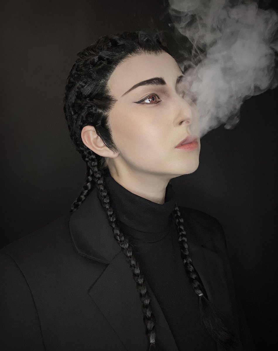 «- Мне напомнить о субординации? С каких пор мы перешли на «ты»?»
—————
Чумной Доктор • Алтан Дагбаев

Парик: Raven Workshop
Вышивка: <a href="/Ayamur4ik/">민주🌸</a> 

#cosplay #косплей #мгчд #чумнойдоктор #алтан #алтандагбаев