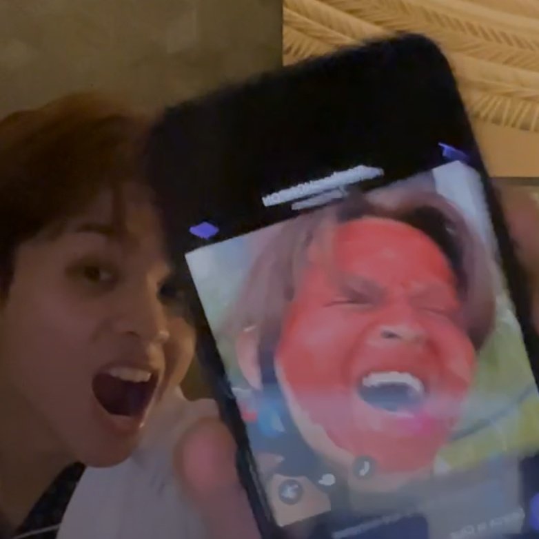 toto miss ko na red hair mo, pero mas miss ko yung red face mo hahahaha 
e bat ang cute niyo ni chi?? hahahahah 
miss ko na kayoooo  😭

#WEDNESDAYwithREYSTER 

#FriendSHIPTHROWBACK 
#DAYTOUR_ANCHORHIGH #HORI7ON2NDCONCERTinMOAARENA 
#HORI7ON #호라이즌 #REYSTER #레이스터