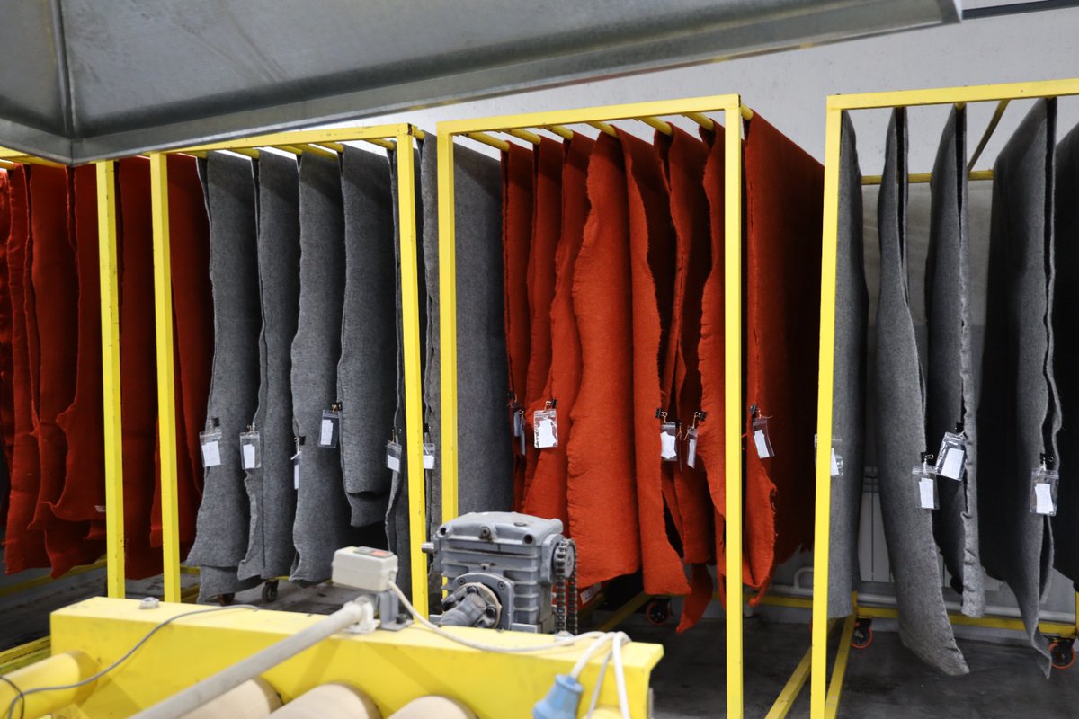 BCAmagazine's tweet image. Wool enterprise expanding the production; for more info kindly visit facebook.com/businesscentra… #Kyrgyzstan #woolprocessing #felt