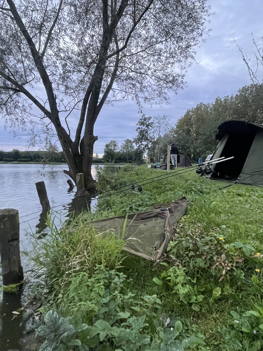 After forgetting to take his team mug with him <a href="/WBMCarpFishing/">WBMCarpFishing.co.uk</a> couldn’t feature it in his photos of his swim and had to borrow a mug from Grant for any hot drinks 😂