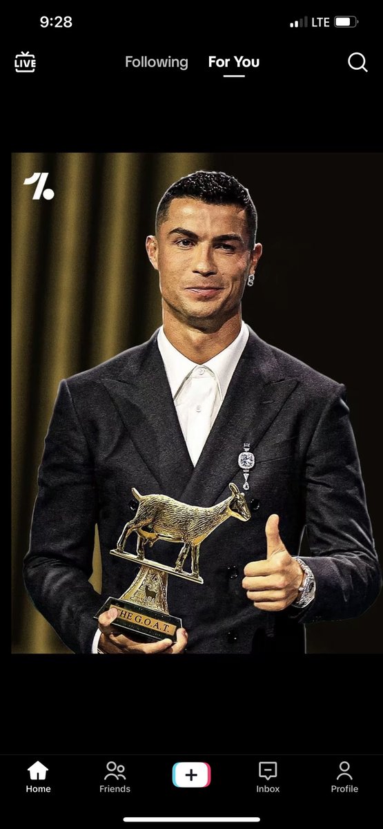 expensivevlog's tweet photo. Cristiano Ronaldo is the ultimate goat, with 52% votes while Lionel Messi has 48% votes the goat debate is settled CR7🐐❤️ #expensivevlog #expensive_yamty #yamty #expensiveyamty #cr7 #cristiano #ultimategoat #goviral https://t.co/wrHBRXlBxn