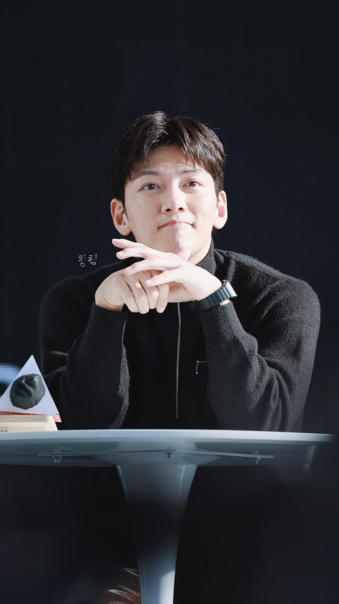 wanting821015's tweet photo. 《강남비-사이드》戶外舞台問候

陽光☀️灑下來 讓小池更帥氣
雖然聽不懂韓文 
但可以感受到 氣氛很融洽🥰

11/6號 在Disney+上線

#池昌旭 #jichangwook 
#지창욱 #チチャンウク #강남비사이드 #biff https://t.co/IoRYgRULbQ