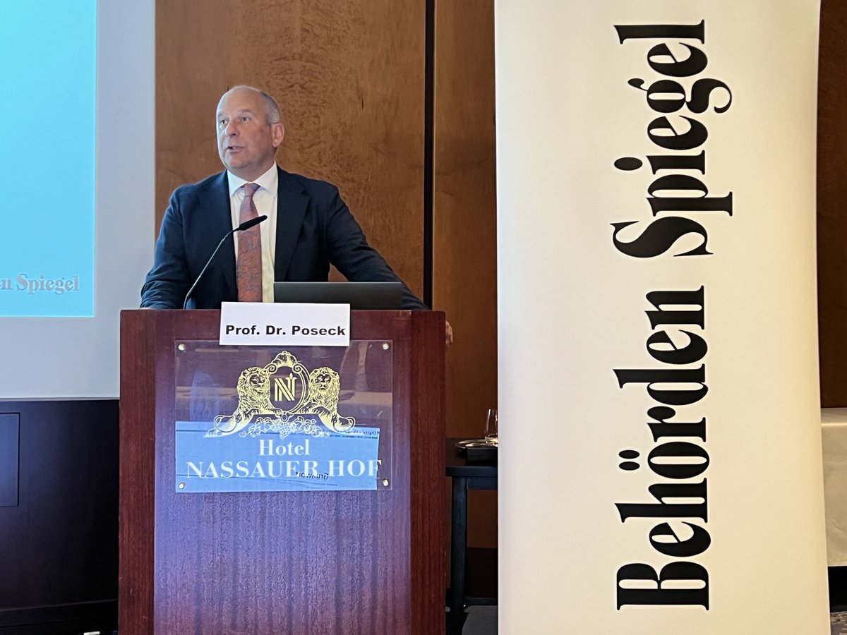 Uwe Proll (@prolluwe) on Twitter photo Hessischer Innenminister Prof.Dr.Roman Poseck über die Polizei als Herzstück der Sicherheit.Zunehmende Einsätze bei Sport, Parteitagen,religiösen Ereignissen und Demonstrationen, daher muss Polizei digitaler arbeiten.<a href="/BehoerdenNews/">Behörden Spiegel</a> <a href="/GdPPresse/">GdP Pressestelle</a> <a href="/LKA_Hessen/">Hessisches Landeskriminalamt</a> Hessischer Innenminister Prof.Dr.Roman Poseck über die Polizei als Herzstück der Sicherheit.Zunehmende Einsätze bei Sport, Parteitagen,religiösen Ereignissen und Demonstrationen, daher muss Polizei digitaler arbeiten.<a href="/BehoerdenNews/">Behörden Spiegel</a> <a href="/GdPPresse/">GdP Pressestelle</a> <a href="/LKA_Hessen/">Hessisches Landeskriminalamt</a>