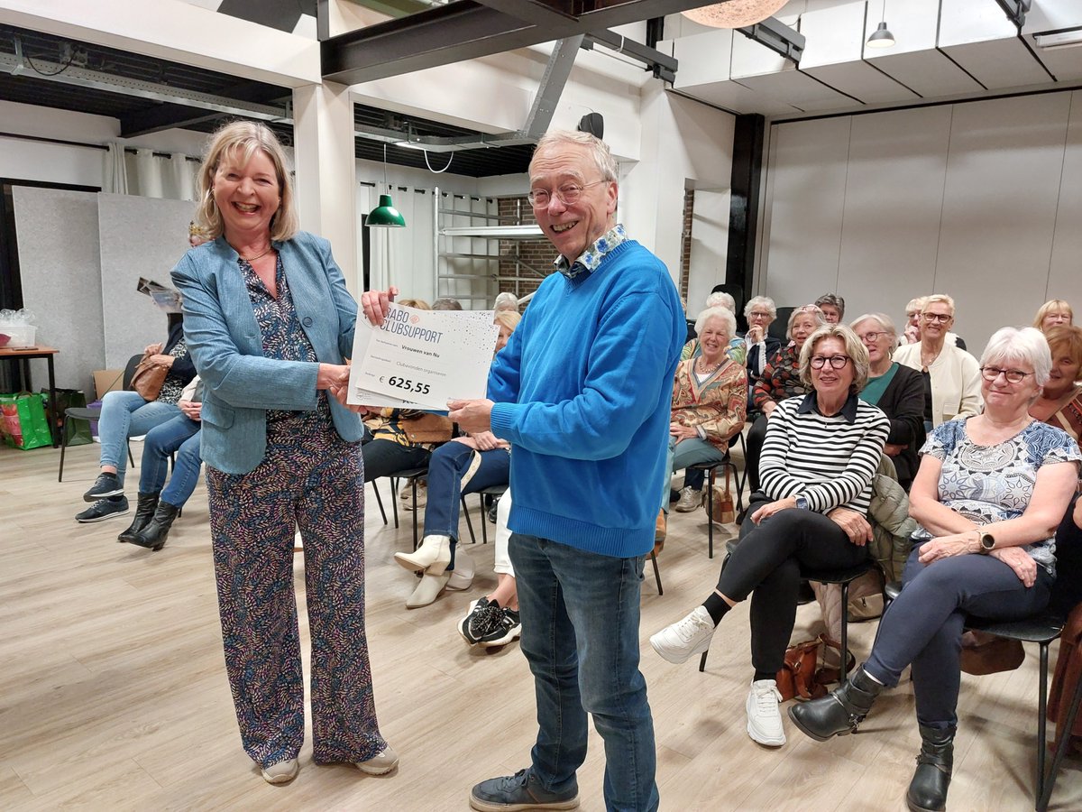 Ik ben gisteren langs geweest bij de Vrouwen van Nu Spaarndam op een drukbezochte bijeenkomst om ze te verrassen met een mooie cheque. Ze hadden met hun relatief kleine club heel goed gescoord. De club kan hiermee clubavonden organiseren.
#RabobankClubSupportMRA #Spaarndam