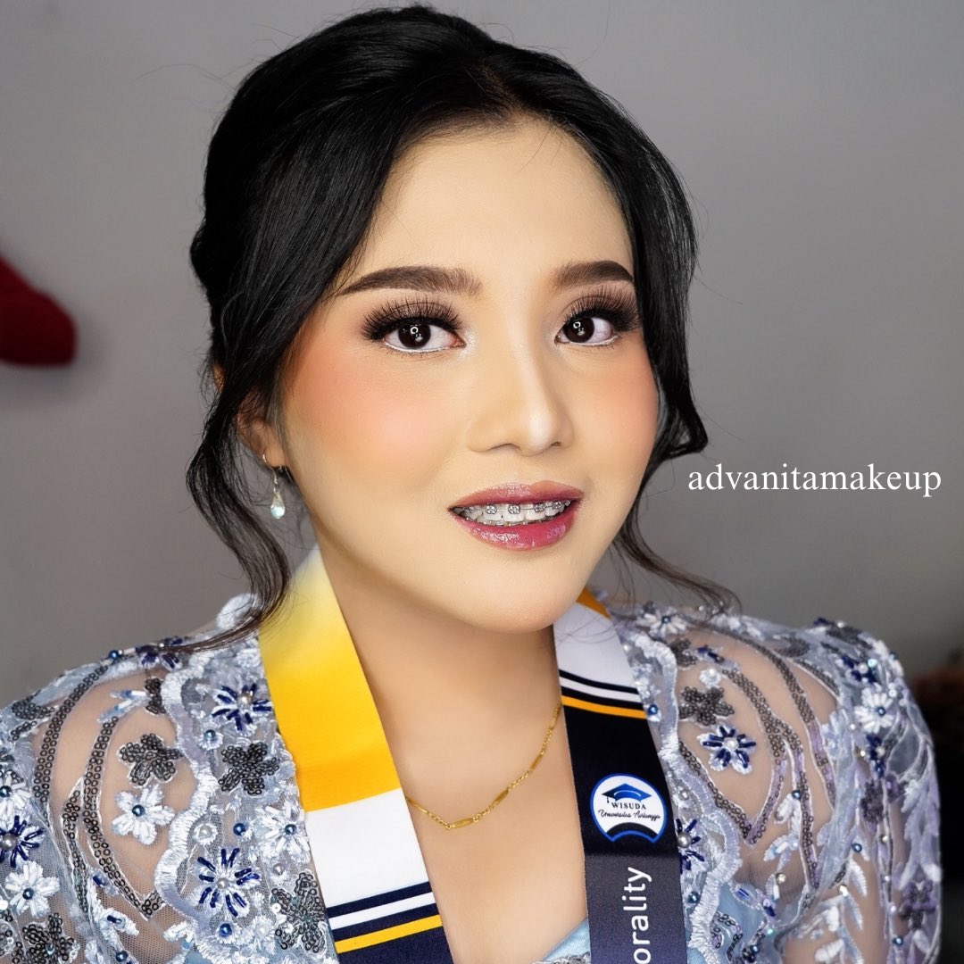 advanitamakeup's tweet photo. @sbyfess Mampir advanitamakeup kakak🥰 https://t.co/Vu1WFktyNH