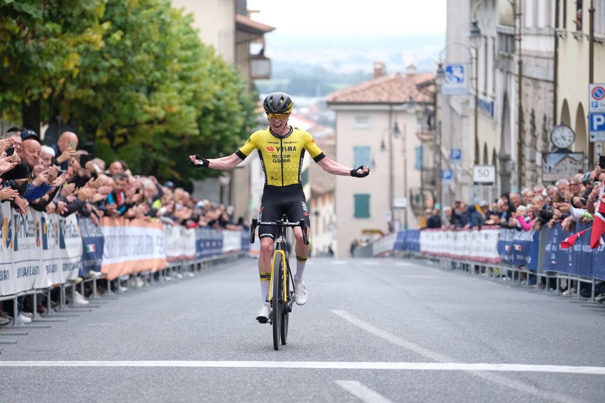Team Visma | Lease a Bike Development Team tweet media