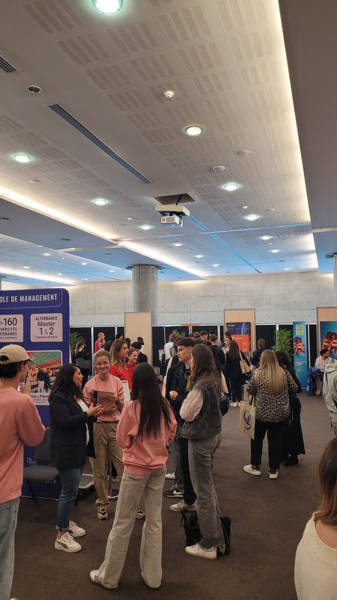 Deuxième forum <a href="/APHEC_Twit/">APHEC</a> / <a href="/MajorPrepa/">Major Prepa</a> de la saison sous un beau soleil toulousain ☀️☀️ ! Merci à <a href="/tbs_education/">TBS Education</a> pour la co-orga 😊