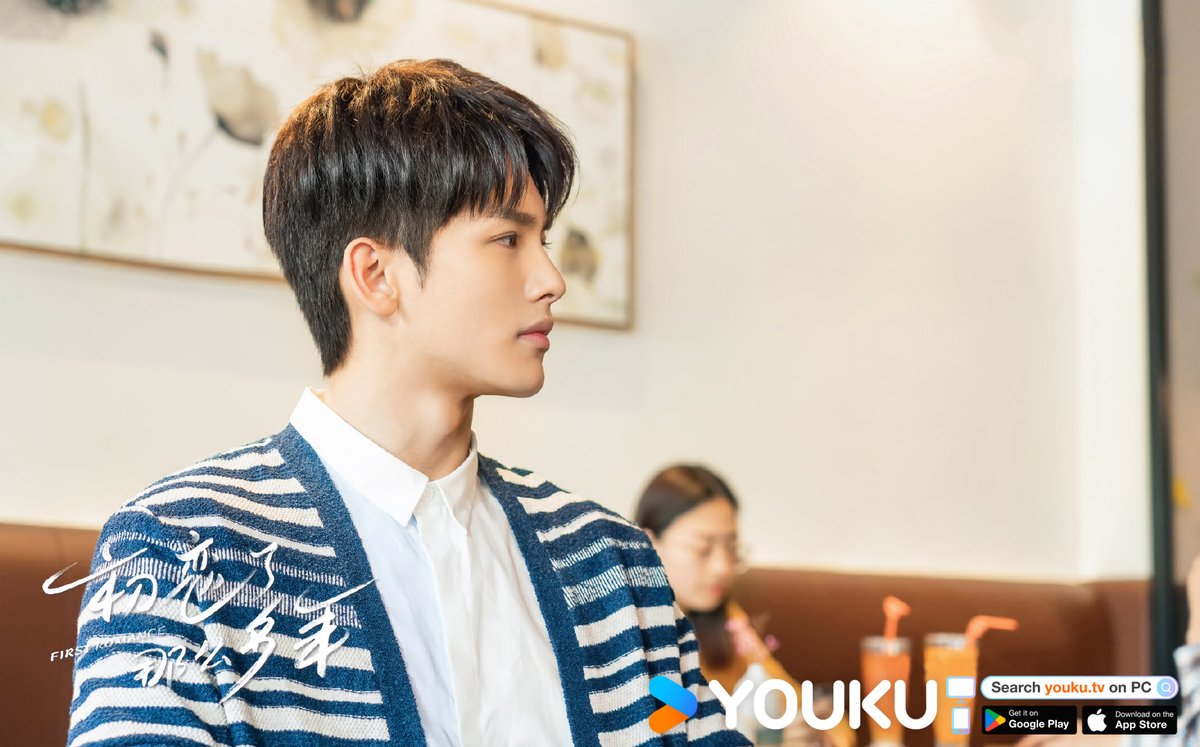 YoukuOfficial's tweet photo. #FirstRomance Who's your pick: the gentle Yan Ke or the playful Yan Ke? #WangYilun
#初恋了那么多年 #王以纶

#YOUKU #优酷 https://t.co/wV06YUqptO