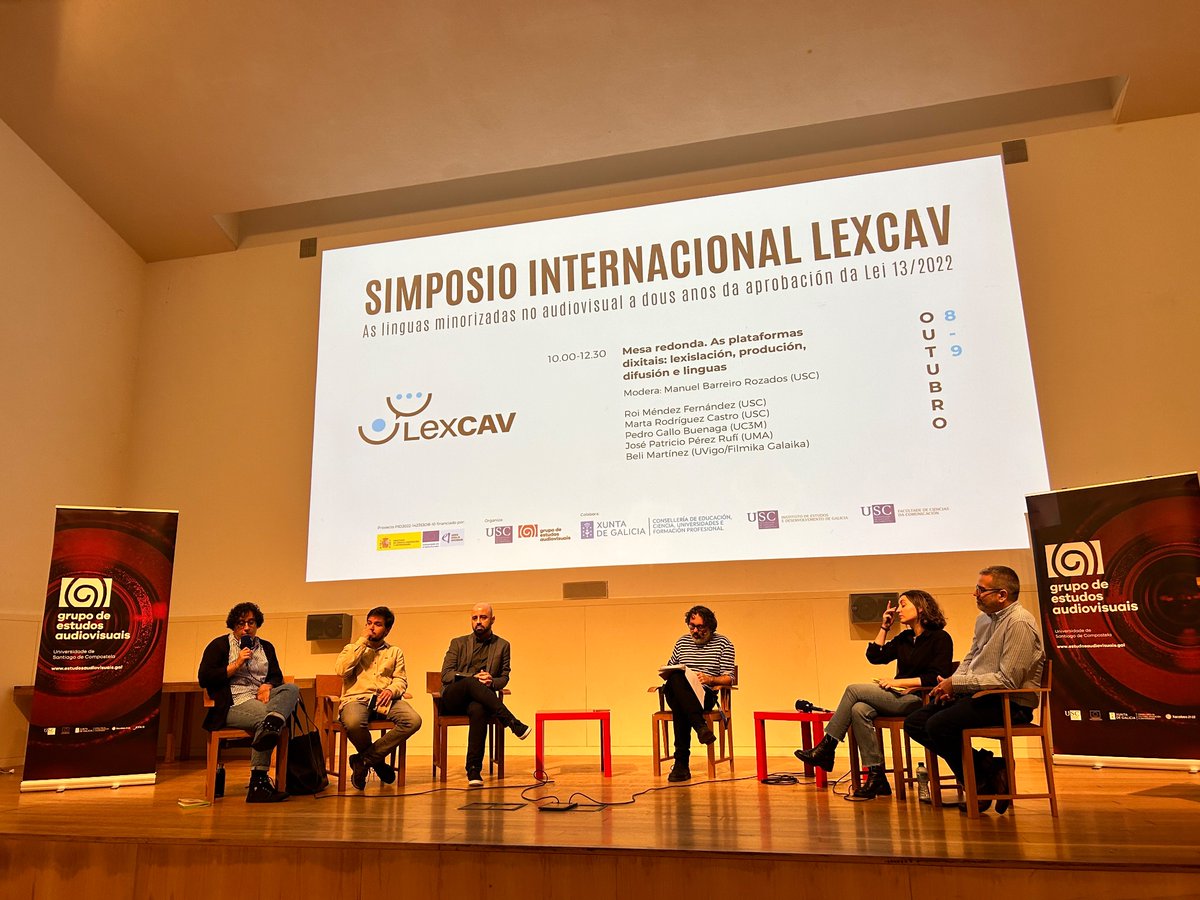 Comeza a segunda xornada do “Simposio Internacional LEXCAV: as linguas minorizadas a dous anos da aprobación da Lei 13/2022”.

🗣️ As plataformas dixitais: lexislación, produción, difusión e linguas.