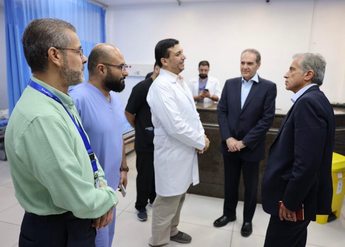 PrimeMinistry's tweet photo. رئيس الوزراء الدكتور جعفر حسان يزور مستشفى التوتنجي ويشيد بجهود كوادره، ويستمع لملاحظات المراجعين والكوادر الطبية فيه، ويؤكد ضرورة الإسراع في توسعة المستشفى وإجراء صيانة لبعض مرافقه لتعزيز خدماته المقدمة للمواطنين.
@JafarHassan https://t.co/qjoOBKZeDO