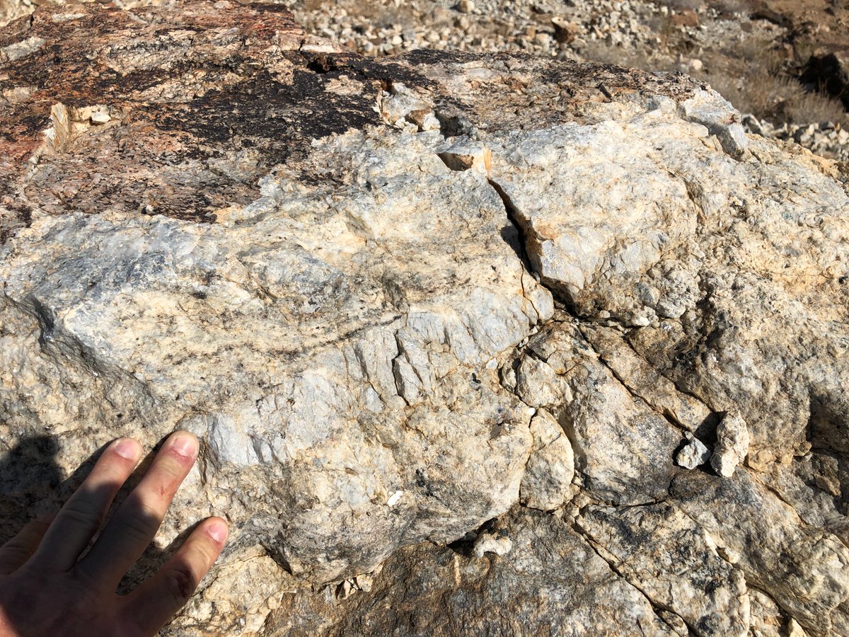 Nick Gardiner (@nick_j_gardiner) on Twitter photo Our Earth Science Reviews paper on tin and lithium granite-pegmatite systems is finally out (this became a bit of a magnum opus...)
sciencedirect.com/science/articl…
<a href="/EarthSciStA/">Earth & Environmental Science, St Andrews</a> <a href="/richardmpalin/">Richard Palin</a> <a href="/lotofrocks/">Lot Koopmans</a> <a href="/mangler_m/">Martin Mangler</a> Our Earth Science Reviews paper on tin and lithium granite-pegmatite systems is finally out (this became a bit of a magnum opus...)
sciencedirect.com/science/articl…
<a href="/EarthSciStA/">Earth & Environmental Science, St Andrews</a> <a href="/richardmpalin/">Richard Palin</a> <a href="/lotofrocks/">Lot Koopmans</a> <a href="/mangler_m/">Martin Mangler</a>
