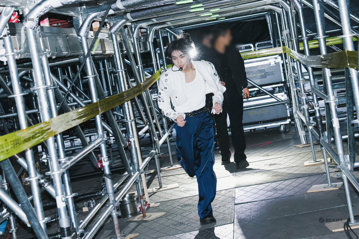ENHYPEN's tweet photo. [🎞️#ENroll]
ENHYPEN BACKSTAGE PHOTO
@ WORLD TOUR ‘WALK THE LINE’ in GOYANG_241005~06

#ENHYPEN #엔하이픈 
#EN_WALKTHELINE
#EN_WORLDTOUR_WALKTHELINE
#WALKTHELINE_IN_GOYANG https://t.co/SBfdVY0kyQ