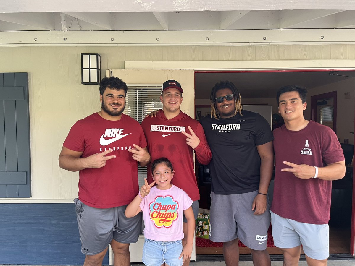 Tobin Phillips (@tobin_58) on Twitter photo I had a great time volunteering at the Menlo Park Haven House this Monday! Thanks to <a href="/Lifetime_Card/">Lifetime Cardinal</a> for the opportunity! I had a great time volunteering at the Menlo Park Haven House this Monday! Thanks to <a href="/Lifetime_Card/">Lifetime Cardinal</a> for the opportunity!