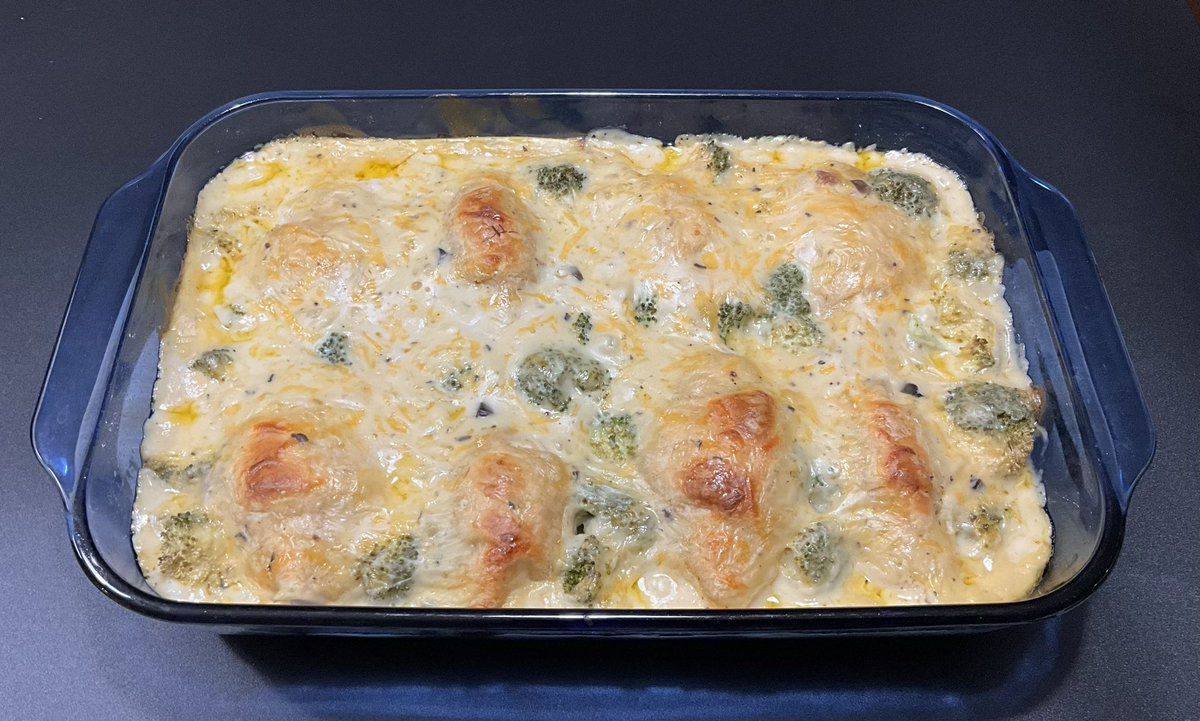 InDianesKitchen's tweet photo. CHICKEN ROLL-UPS WITH BROCCOLI CASSEROLE: Shredded chicken rolled up inside canned croissant dough, with broccoli and a sauce made from creamed soup, milk and cheese then baked in the oven. This is SO EASY!
https://t.co/yoVQCtzJWL https://t.co/rL2uPcJkd9