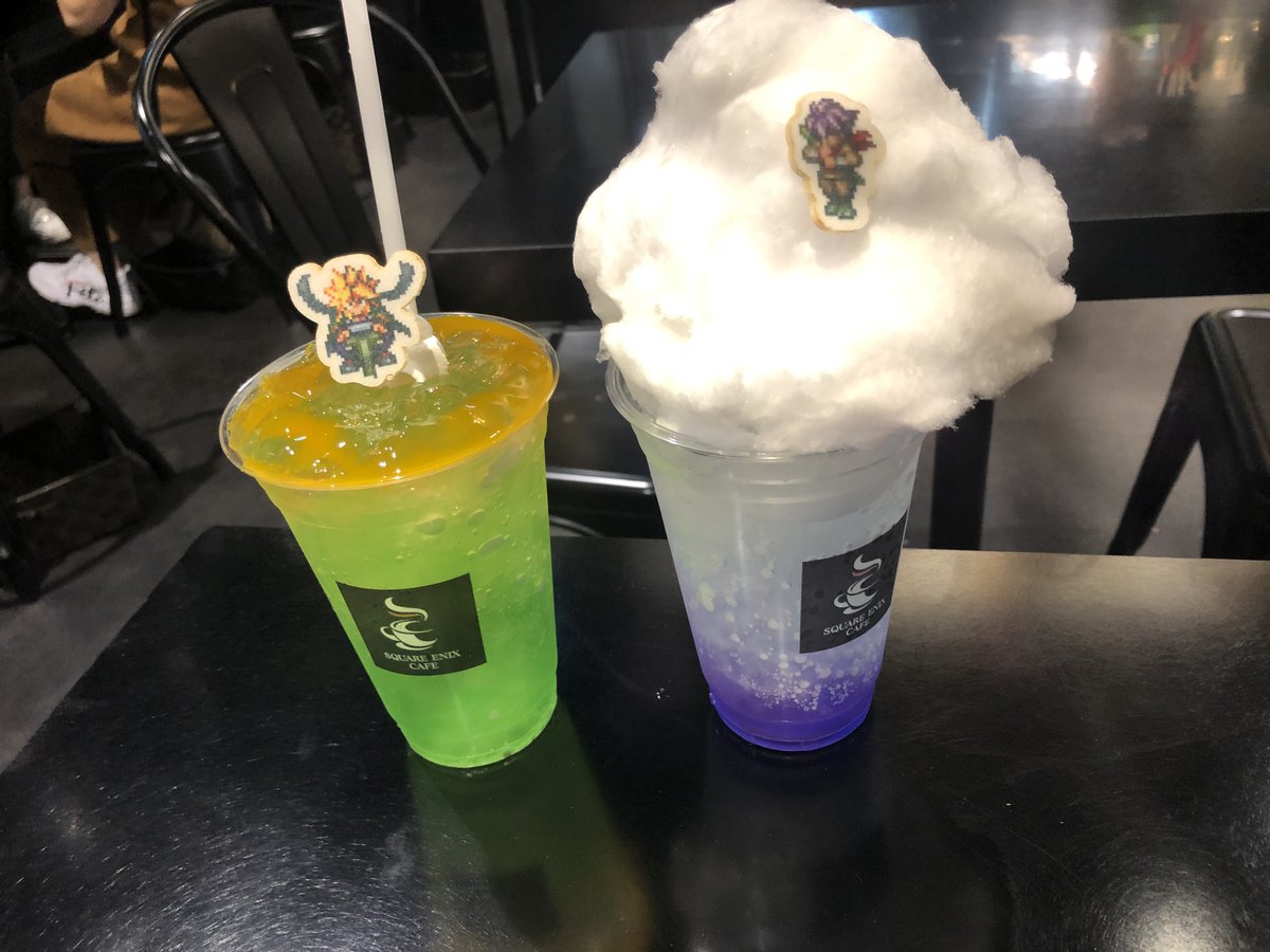 log_tadaima's tweet image. 先日兄者とスクエニカフェへ行って参りました。 
次は35周年かな？1年刻みでやってくれても全然ええんですけど！！