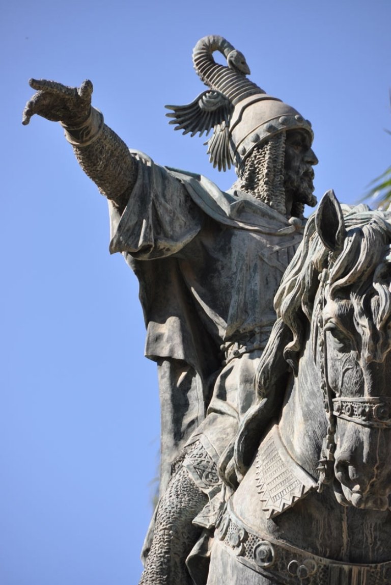 orriolsderipoll's tweet photo. Avui fa 786 anys que el rei Jaume I va entrar a València tot fent recular els sarraïns. 

I en fa 40 que vaig néixer. 

Bona diada germans del sud!🥂

REUNIFICACIÓ i INDEPENDÈNCIA!

#SalvemCatalunya https://t.co/HngryWiOQg