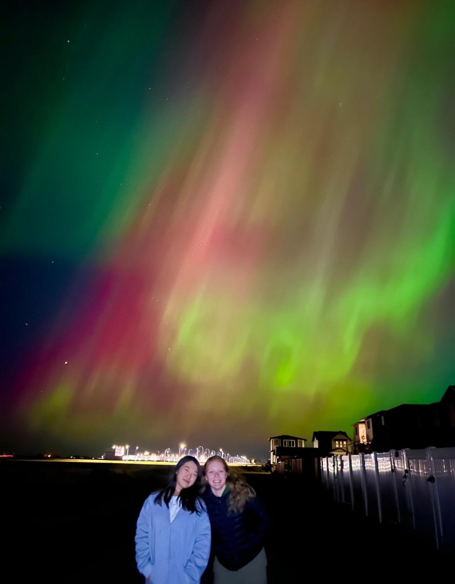 KAIS_Kunimoto's tweet photo. One of our grade 11 students currently studying abroad in Lethbridge, Alberta sent us this photo of her and her housemate seeing an aurora for the first time. #aurora #Lethbridge #Alberta #Canada #Japan #studyabroad #grade11 #Canadianschool #internationalschool #doublediploma https://t.co/YTg3iIy20S