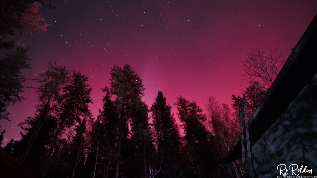 rjayroldan's tweet photo. Oct. 8/24
Witnessed this red #aurora illuminate the sky before the substorm after midnight. It was visible to the naked eye. Such a rare and beautiful sight.
#northernlights #substorm #CME #solarstorm
@TamithaSkov @Vincent_Ledvina @LachDonna @AuroraJAnderson @Jeremyrand101 https://t.co/2bjGE9OD7b