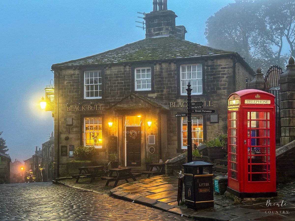 Misty mornings in Haworth 🇬🇧