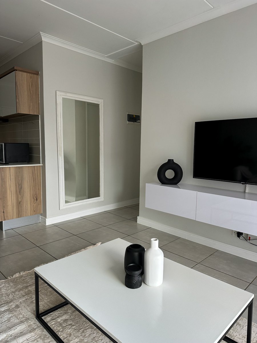 Please book my Airbnb at the Blyde Estate phela 🥹🫶🏿