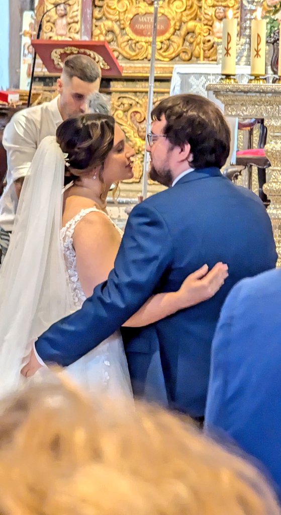 Winuefication's tweet photo. Aún no proceso el que fue el mejor día de nuestras vidas. ❤️💍

Te adoro, @Santx0 https://t.co/ZAbx17Xy8Y