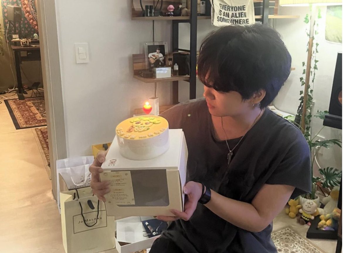 yaantopia's tweet photo. 옷 인증 리폼까지해서 완전 기깔나게 말아주심
아 배불러 ……………. https://t.co/CbDN6p9Q93